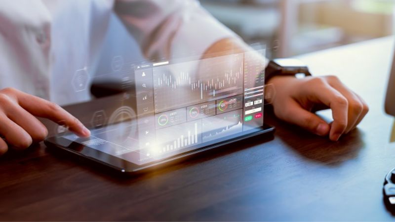 Thường xuyên kiểm tra xu hướng và cập nhật dữ liệu